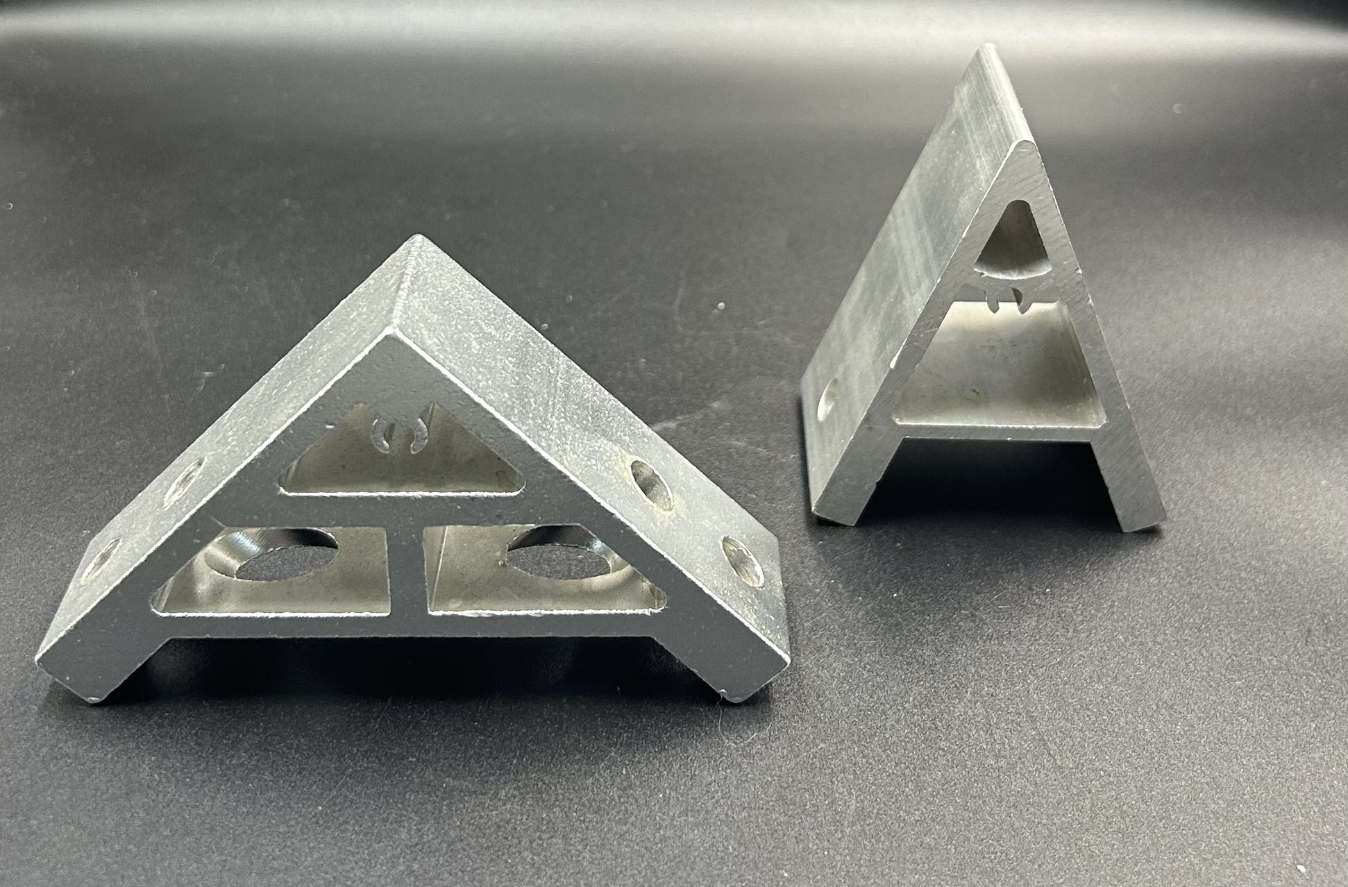อุปกรณ์เสริมโปรไฟล์อะลูมิเนียม - Aluminium Extrusion บทวิจารณ์และราคา