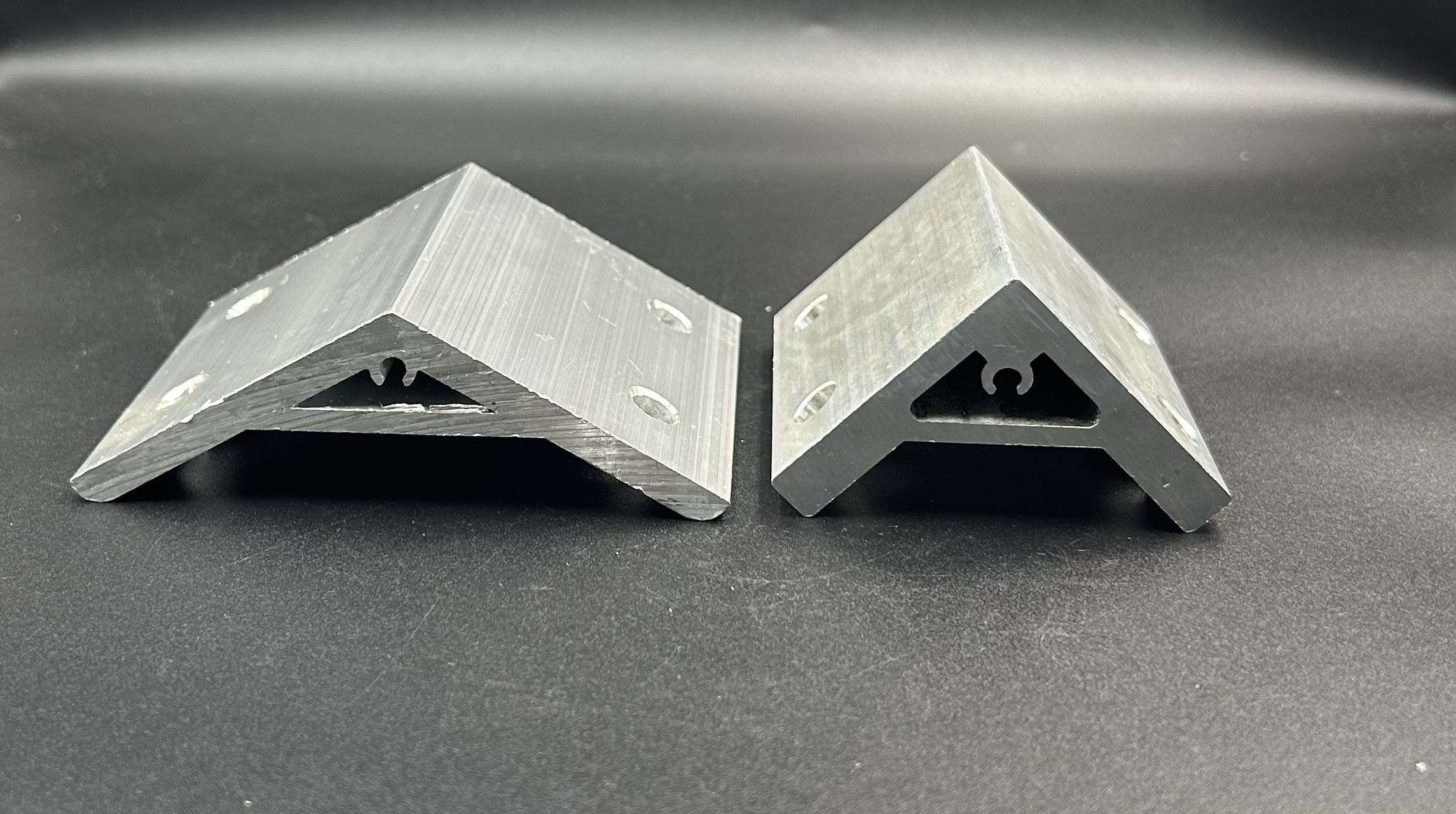 อุปกรณ์เสริมโปรไฟล์อะลูมิเนียม - Aluminium Extrusion บทวิจารณ์และราคา