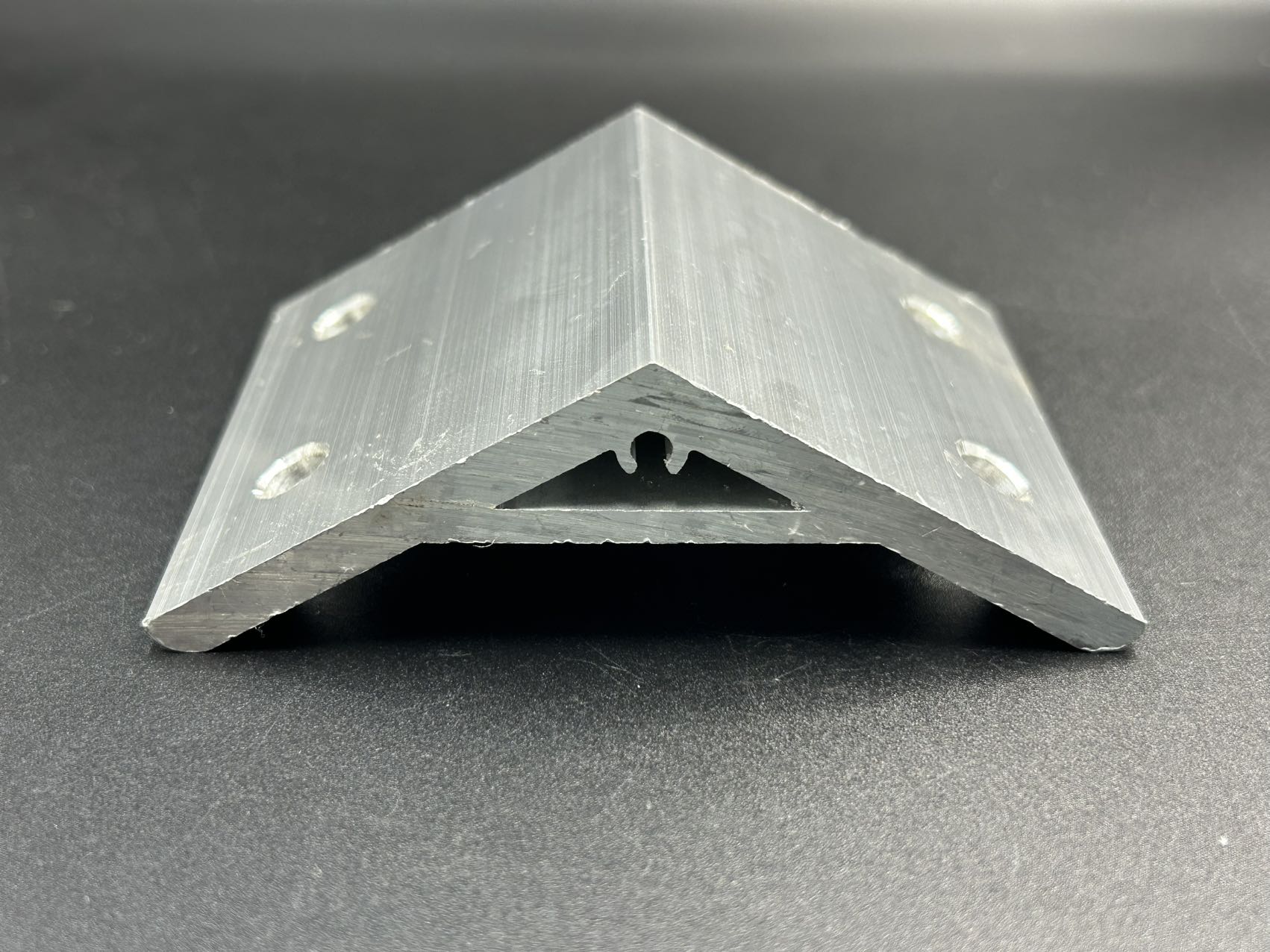 อุปกรณ์เสริมโปรไฟล์อะลูมิเนียม - Aluminium Extrusion บทวิจารณ์และราคา
